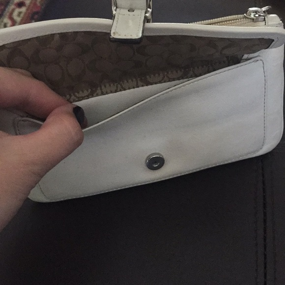 Cream Coach wristlet - Picture 4 of 5